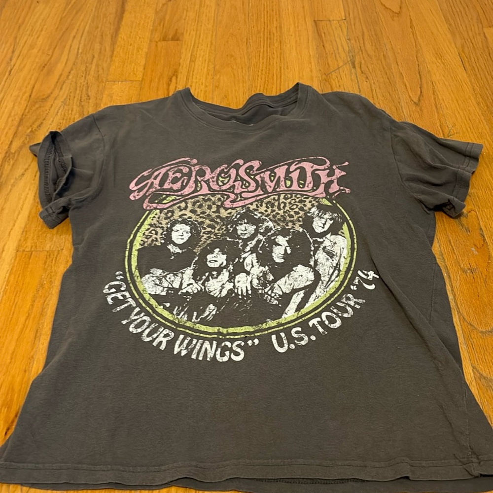 Women’s medium Aerosmith t shirt